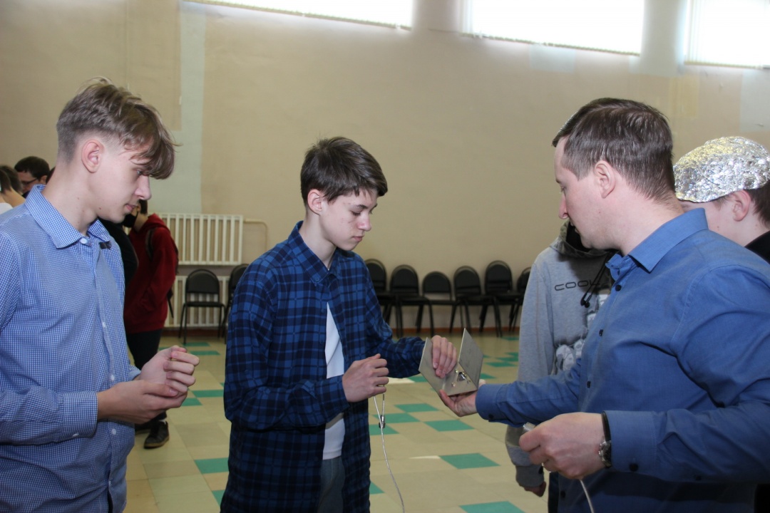 собирают схему4.JPG